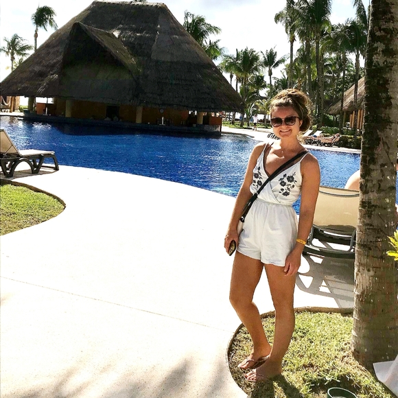 Meet your Posher, Taylor - Picture 1 of 1